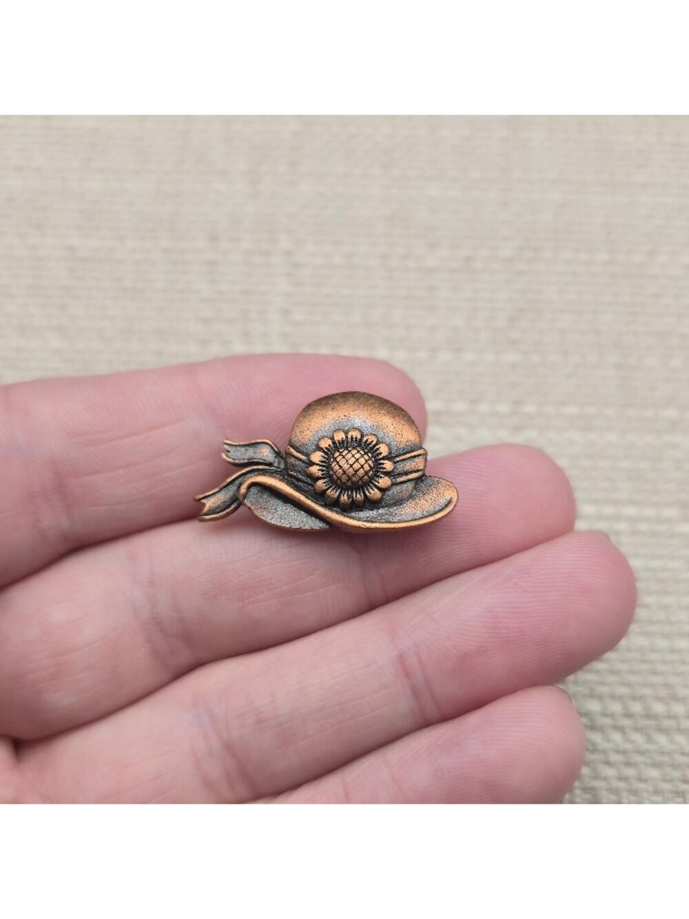 Vintage Copper Tone Sunflower Sun Hat Ribbon Lapel Pin A8211